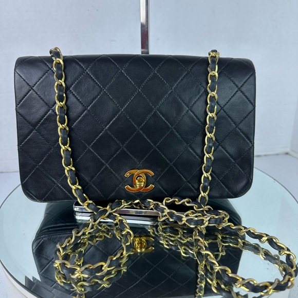 CHANEL CC Matelasse Full Flap Chain Shoulder Bag Leather GHW - Picture 4 of 15